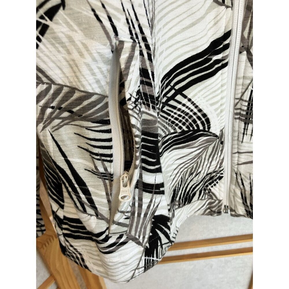 T By Talbots Mockneck Black, white, gray Palm Print Active Zip Jacket XS, UPF 50 - Picture 2 of 10